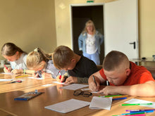 Įkelti vaizdą į galerijos rodinį, „Akimirka“ Kortos - unikalūs vaikų kūriniai