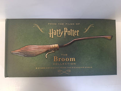 Harry Potter: The Broom Collection - knyga, kosmetiniai defektai