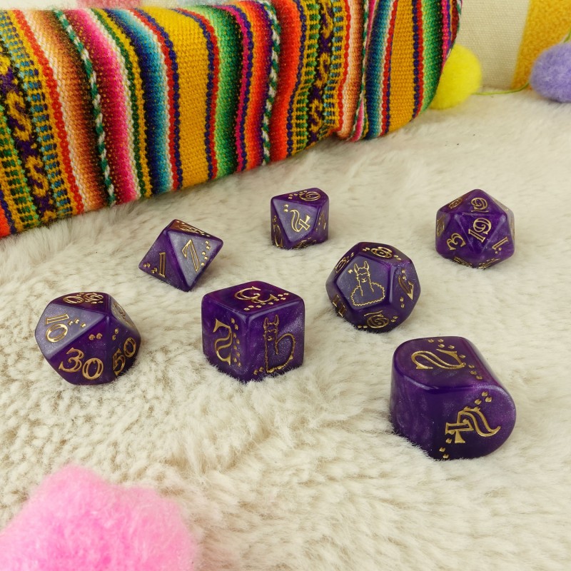 Llama Zippy - violetinių ir auksinių kauliukų rinkinys | Q-Workshop