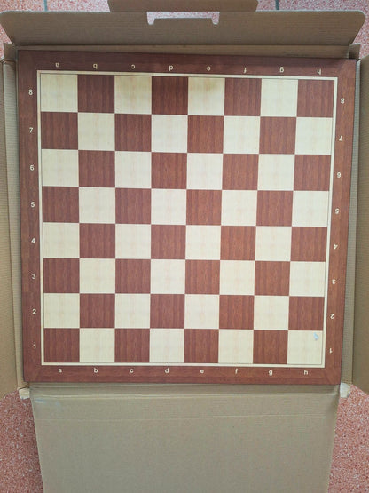 Star Walnut Nr. 4 - šachmatų lenta 50 × 50 cm, kosmetinis defektas