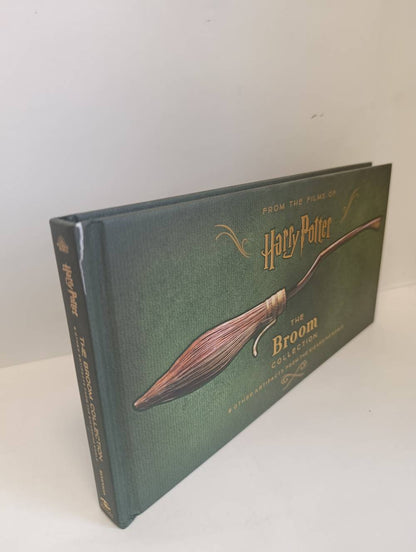 Harry Potter: The Broom Collection - knyga, kosmetiniai defektai