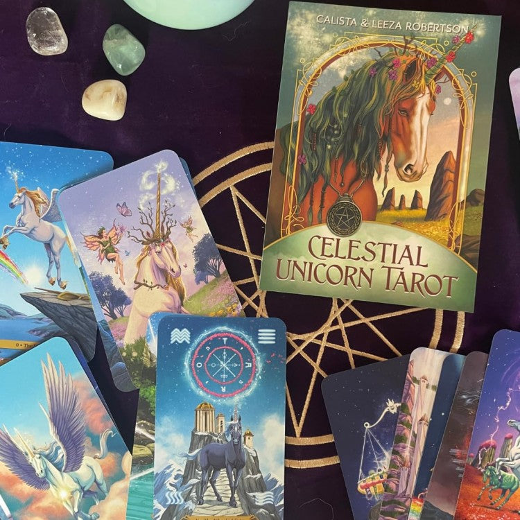 Celestial Unicorn Tarot - taro kortos su kosmetiniu defektu | Llewellyn