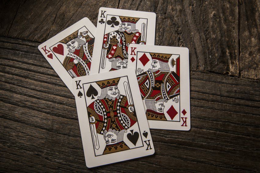 Theory11 Monarchs Red - raudonos žaidimo kortos