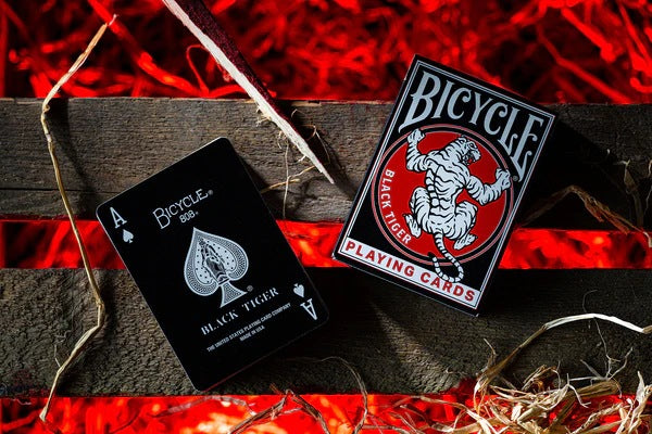 Bicycle Black Tiger Revival Edition - juodos žaidimo kortos