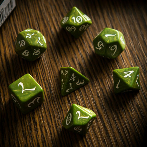 Classic RPG Olive/White - alyvuogių spalvos kauliukai